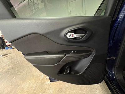 2015 Jeep Cherokee Sport Remote keyless entry