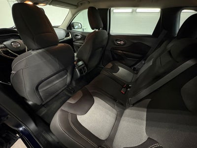 2015 Jeep Cherokee Sport Remote keyless entry