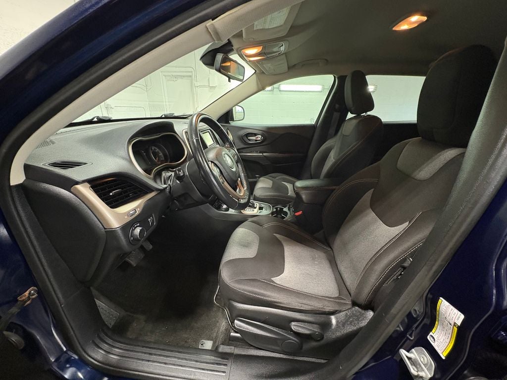 2015 Jeep Cherokee Sport Remote keyless entry