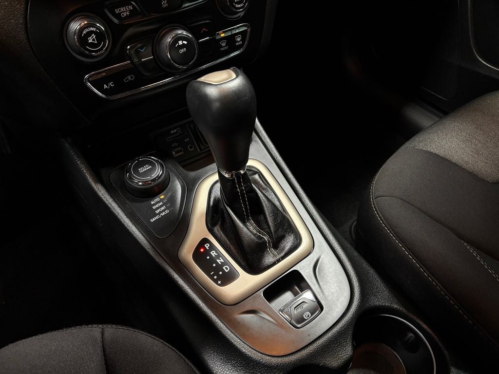 2015 Jeep Cherokee Sport Remote keyless entry