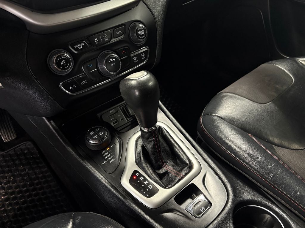 2016 Jeep Cherokee Trailhawk Integrated Voice Command w/Bluetooth