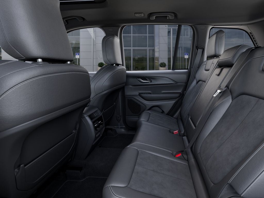 2025 Jeep Grand Cherokee Laredo 4x4