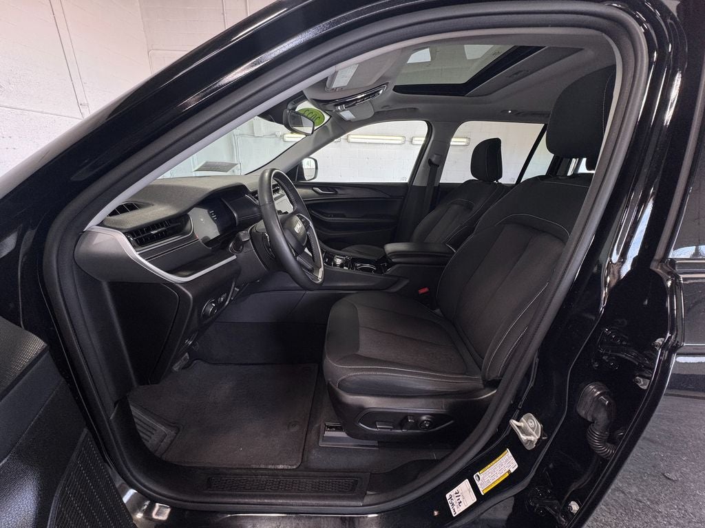 2023 Jeep Grand Cherokee Laredo