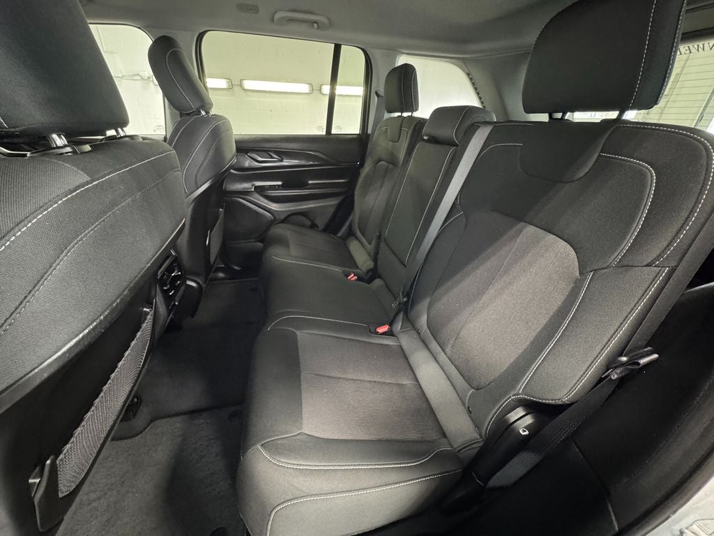 2023 Jeep Grand Cherokee Laredo Luxury Tech Group I