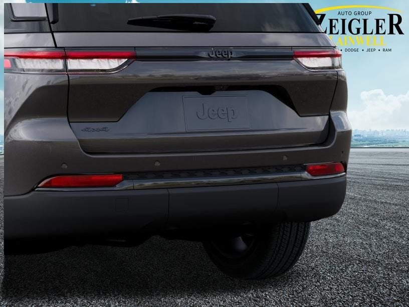 2025 Jeep Grand Cherokee Laredo 4x4