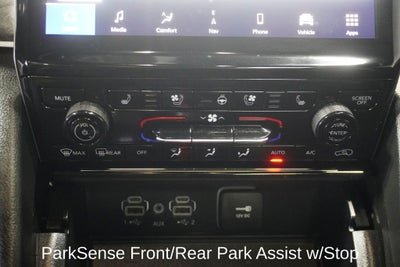 2024 Jeep Grand Cherokee Limited Navigation System & Dual-Pane Panoramic Sunroof