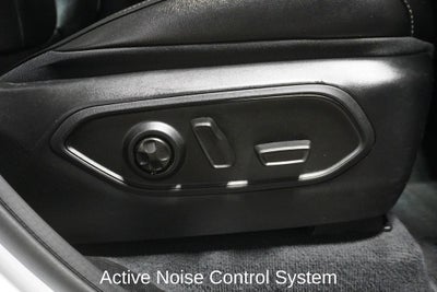 2023 Jeep Grand Cherokee Limited Blackout Package with Navigation