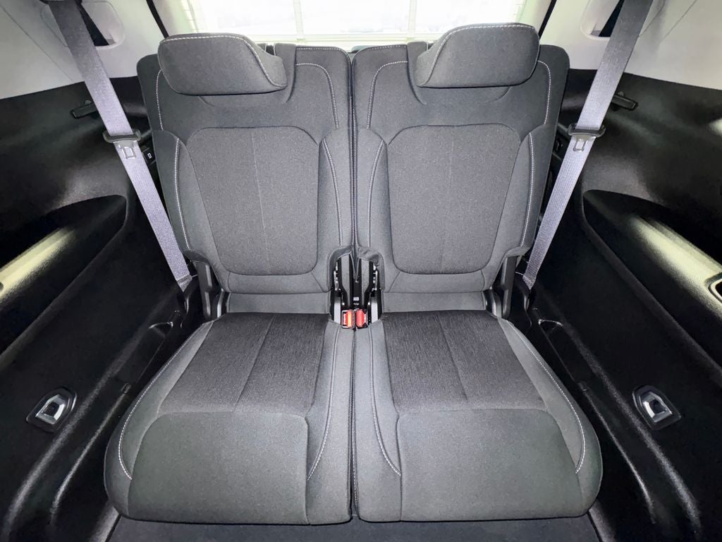2023 Jeep Grand Cherokee L Laredo Radio: Uconnect 5 w/8.4" Display