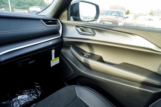 2025 Jeep Grand Cherokee L Altitude X 4x4