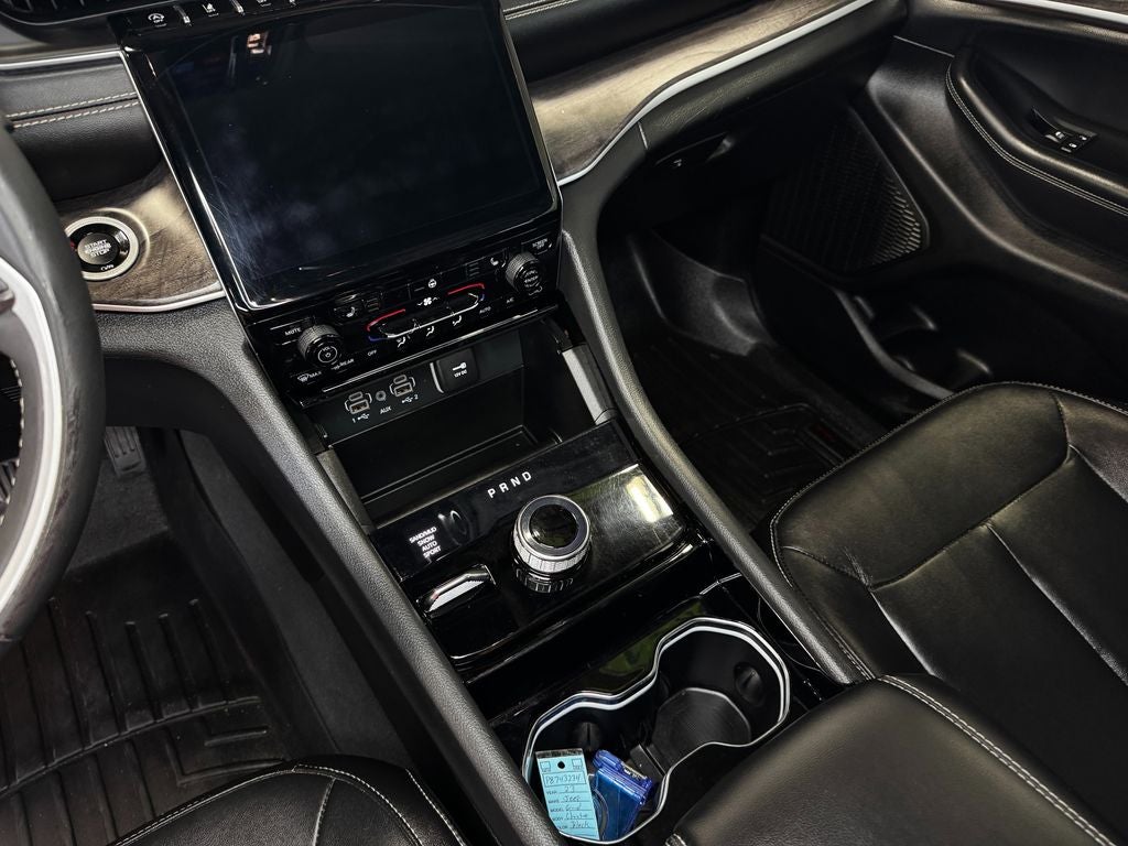 2023 Jeep Grand Cherokee L Limited 3rd row seat