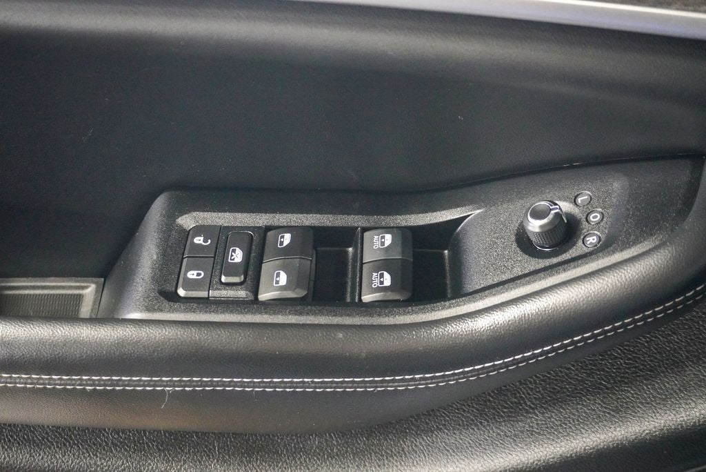 2024 Jeep Grand Cherokee L Limited Navigation System & Dual-Pane Panoramic Sunroof