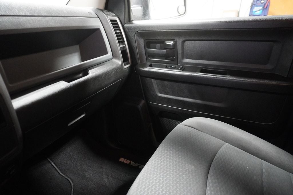 2019 RAM 1500 Classic Express ParkView Rear Back-Up Camera & Integrated Voice Co