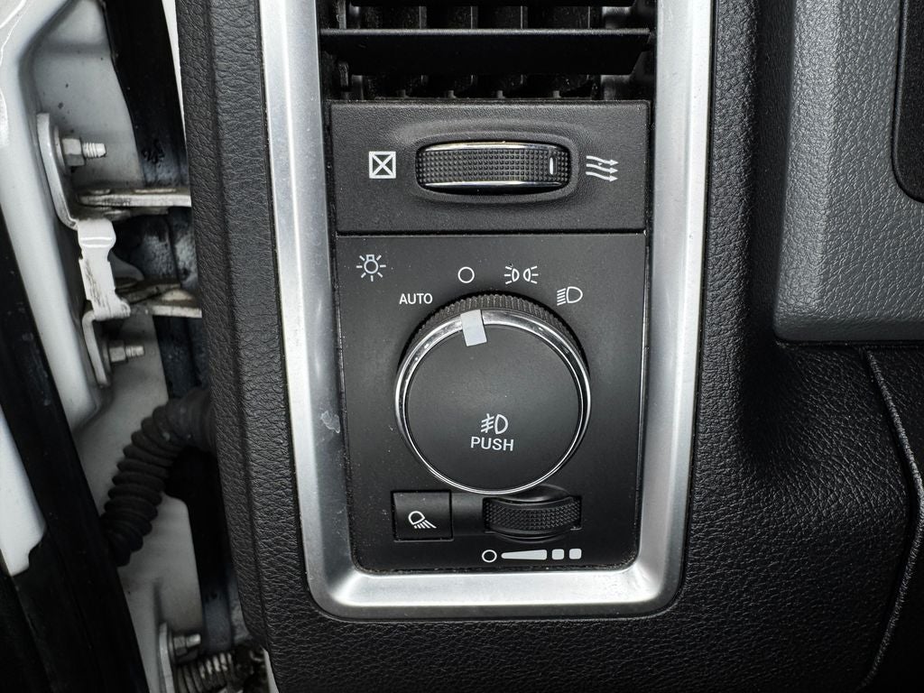 2017 RAM 1500 SLT
