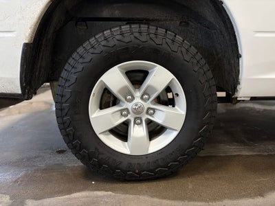 2022 RAM 1500 Classic SLT Heated Seats & Wheel Group