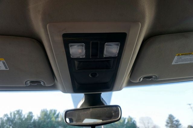 2022 RAM 1500 Classic SLT Integrated Voice Command w/Bluetooth & ParkView Re