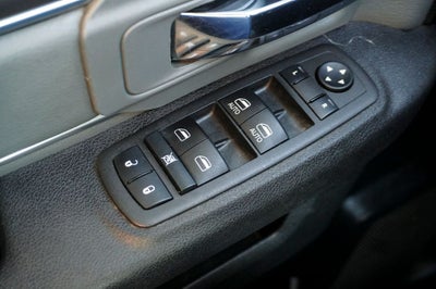 2023 RAM 1500 Classic SLT Integrated Voice Command w/Bluetooth & ParkView Re