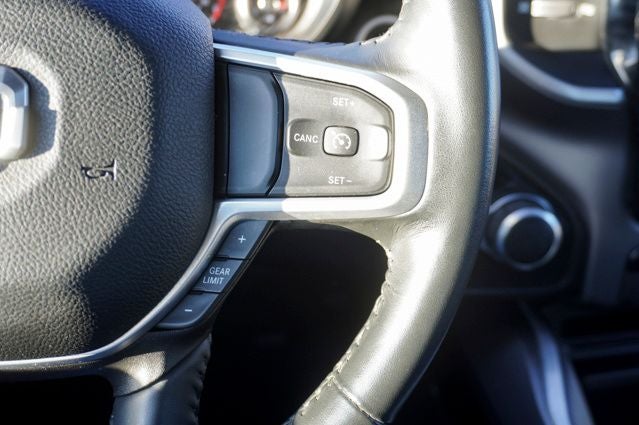 2022 RAM 1500 Big Horn/Lone Star Navigation System & ParkView Rear Back-Up Camera