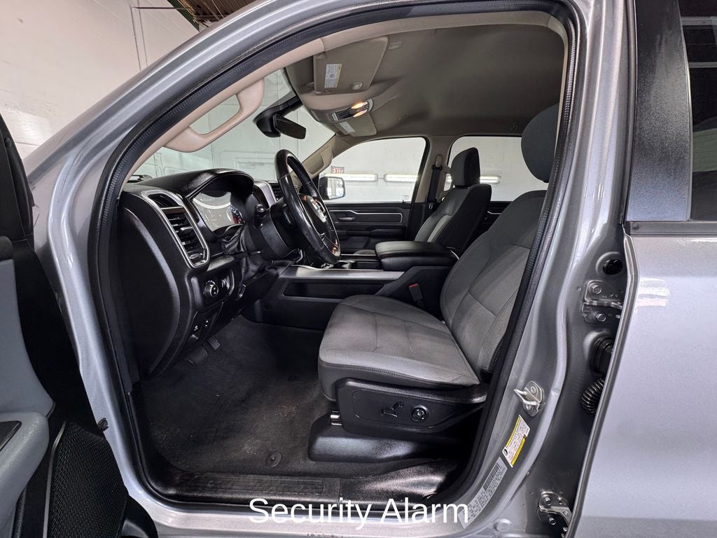 2020 RAM 1500 Big Horn/Lone Star Level 2 Equipment Group