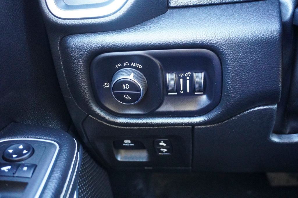 2023 RAM 1500 Laramie 12" Touchscreen Display Navigation System