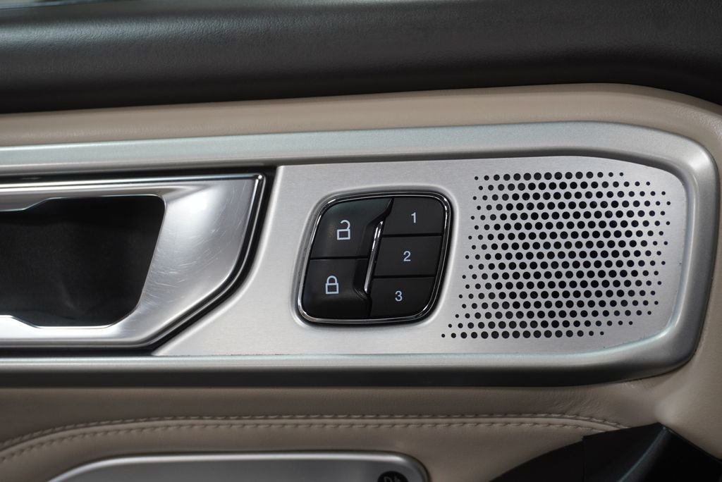 2020 Ford Explorer Platinum 10.1" LCD Capacitive Portrait Touchscreen