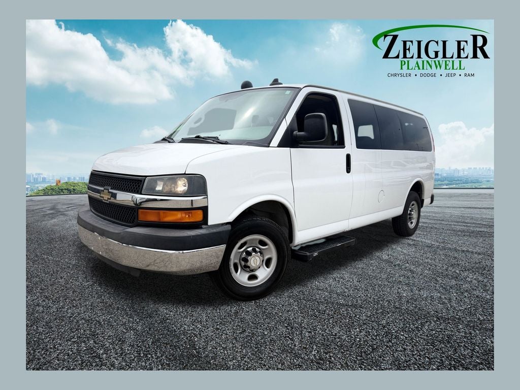 2016 Chevrolet Express 2500 LS's photo