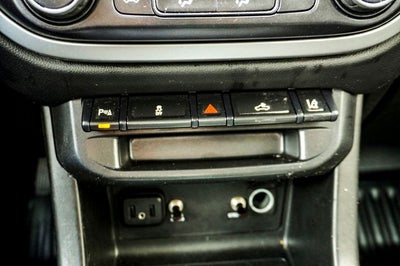 2022 Chevrolet Colorado LT Exterior Parking Camera Rear & Apple CarPlay/Andro