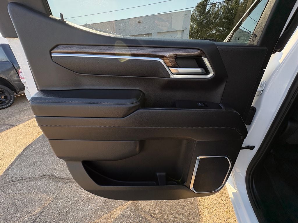 2025 Chevrolet Silverado 1500 LT LT1