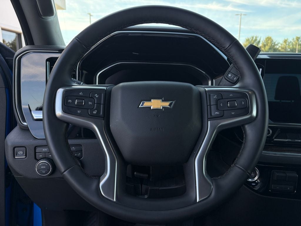 2025 Chevrolet Silverado 1500 LT Navigation System & Apple CarPlay/Android Auto