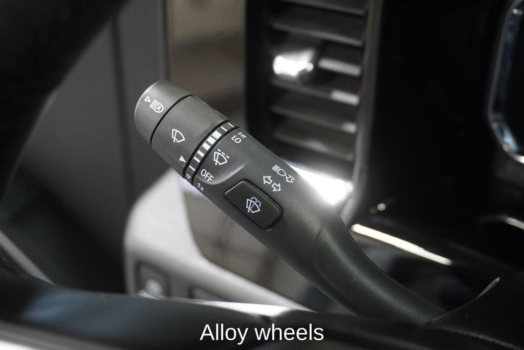 2025 Chevrolet Silverado 1500 LT Navigation System & Apple CarPlay/Android Auto