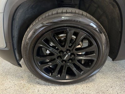 2023 GMC Acadia SLT Elevation Edition