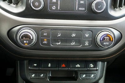 2022 GMC Canyon AT4 w/Leather Exterior Parking Camera Rear & Apple CarPlay/Andro