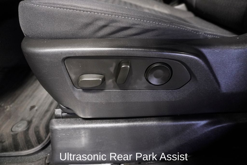 2023 GMC Sierra 1500 SLE Navigation System & Remote Vehicle Starter System