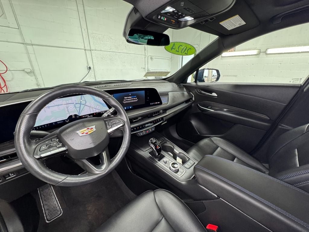 2024 Cadillac XT4 Sport Navigation system