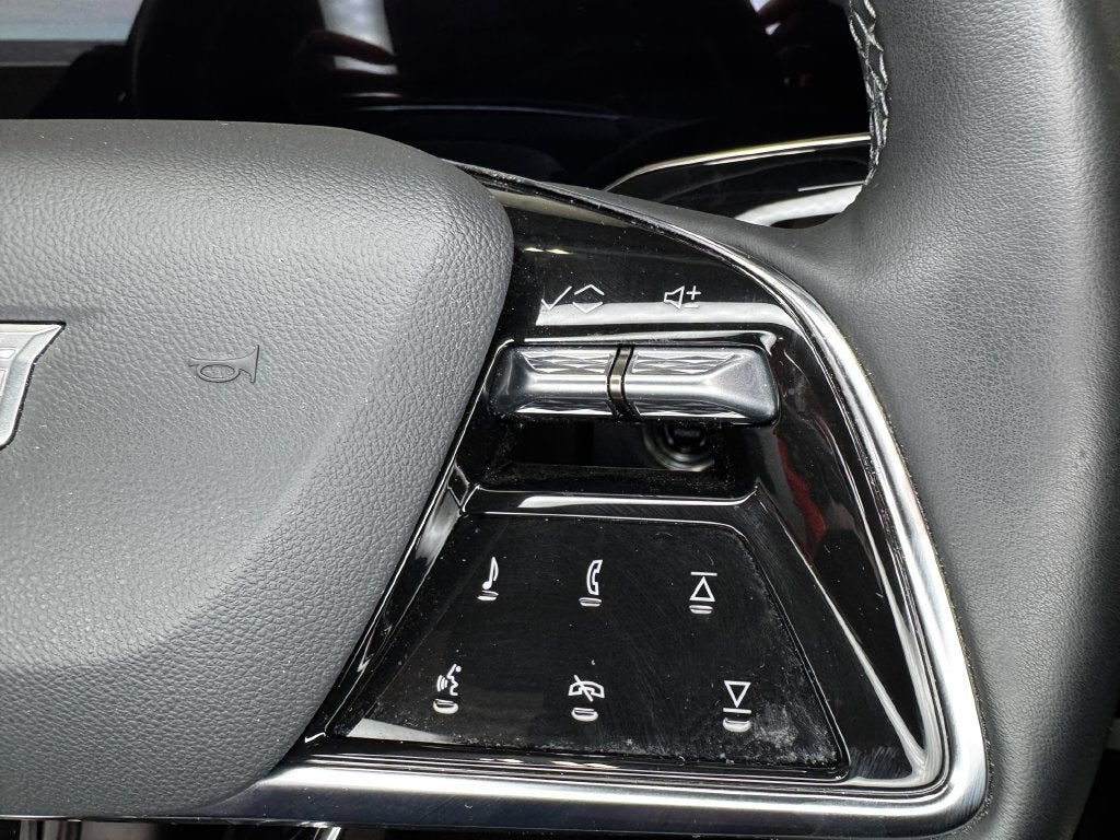 2025 Cadillac LYRIQ Luxury Preferred Equipment Group 1SC