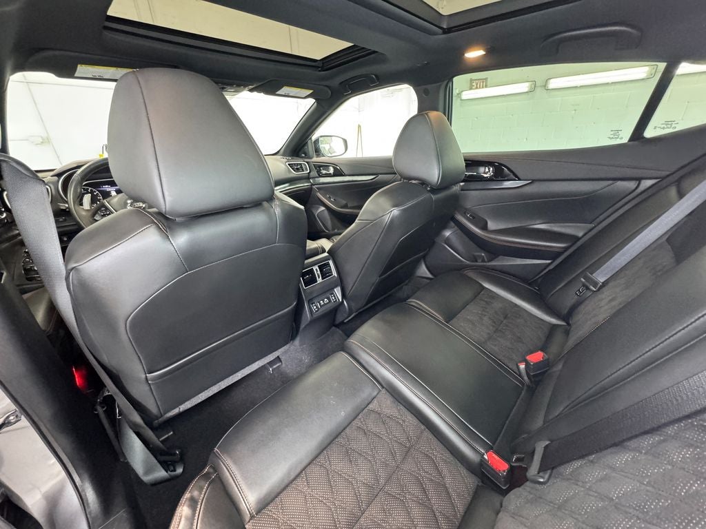 2021 Nissan Maxima SR