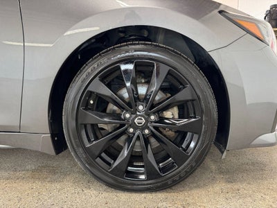 2021 Nissan Maxima SR