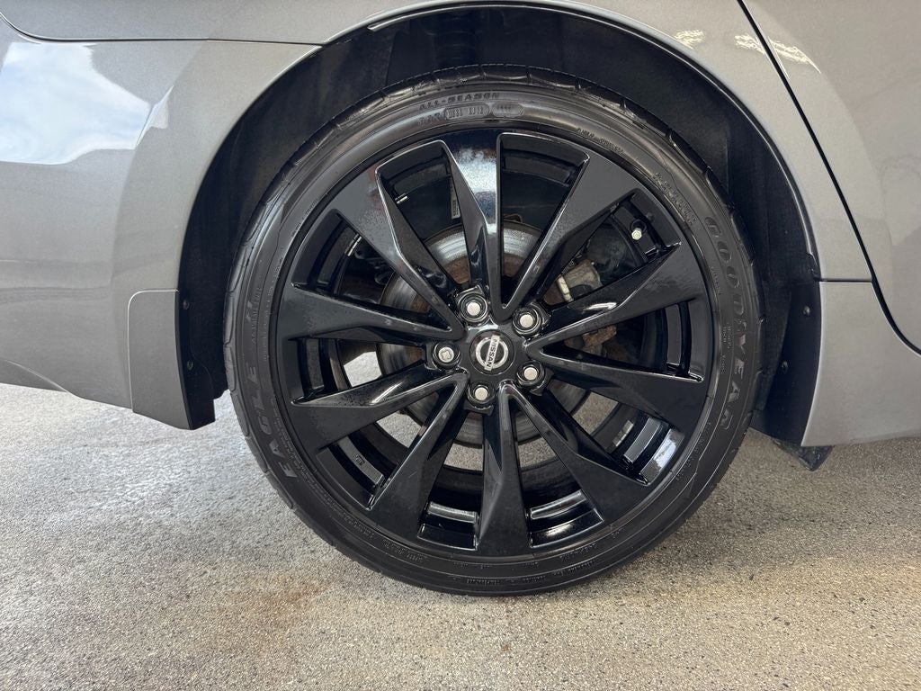 2021 Nissan Maxima SR
