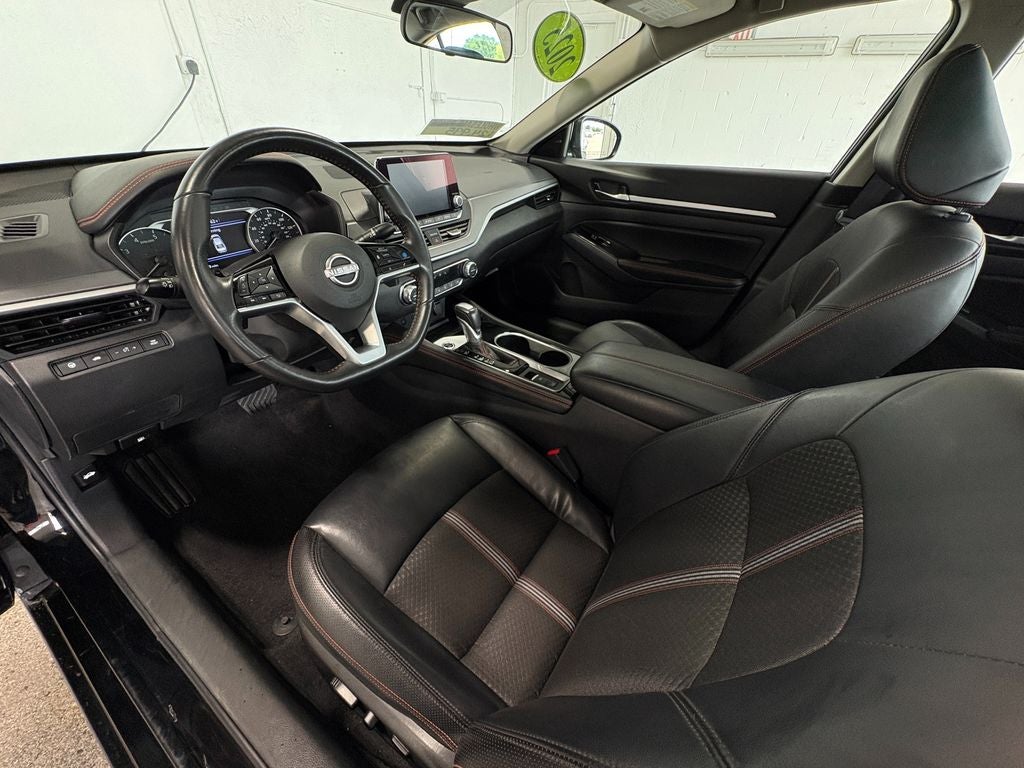 2025 Nissan Altima 2.5 SR Single Panel Moonroof