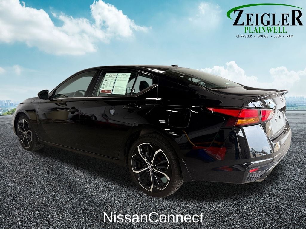 2025 Nissan Altima 2.5 SR Single Panel Moonroof