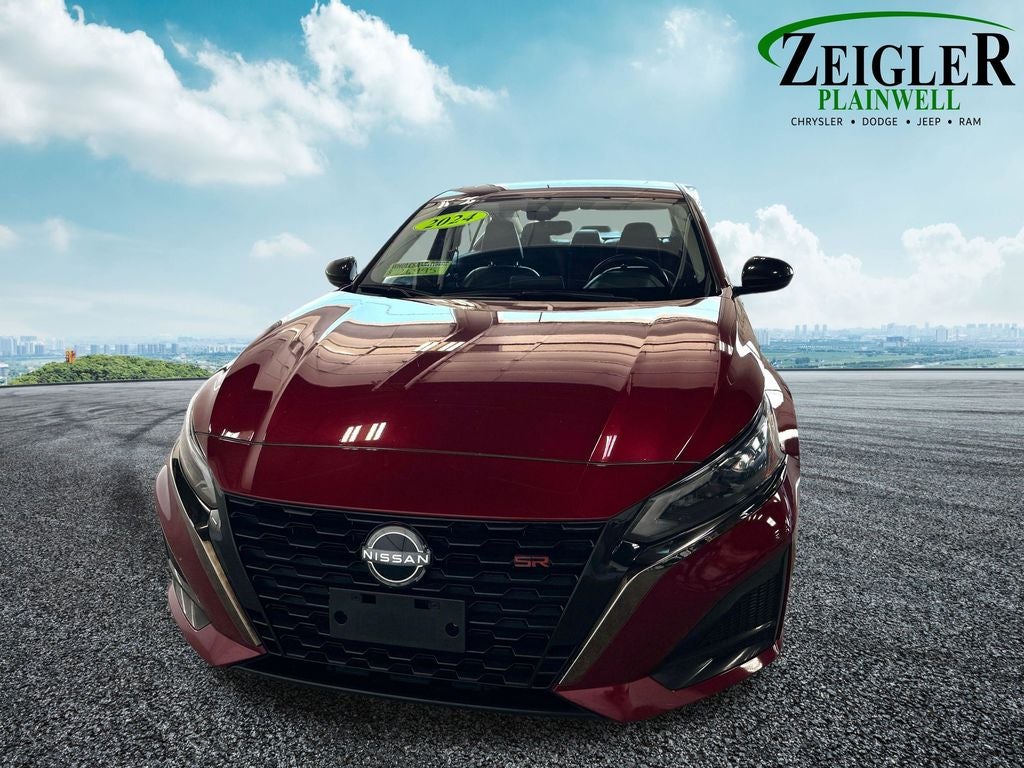 2024 Nissan Altima 2.5 SR Moonroof