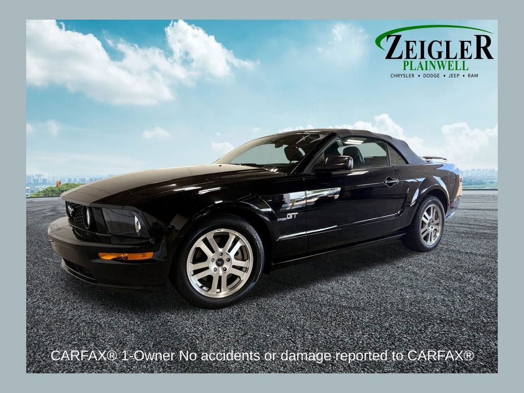 2005 Ford Mustang GT Premium's photo