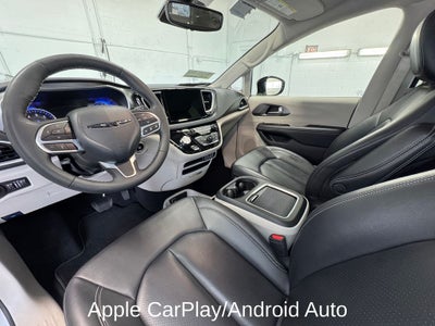 2023 Chrysler Pacifica Touring L Radio: Uconnect 5 w/10.1" Display