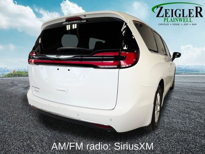 2023 Chrysler Pacifica Touring L Radio: Uconnect 5 w/10.1" Display