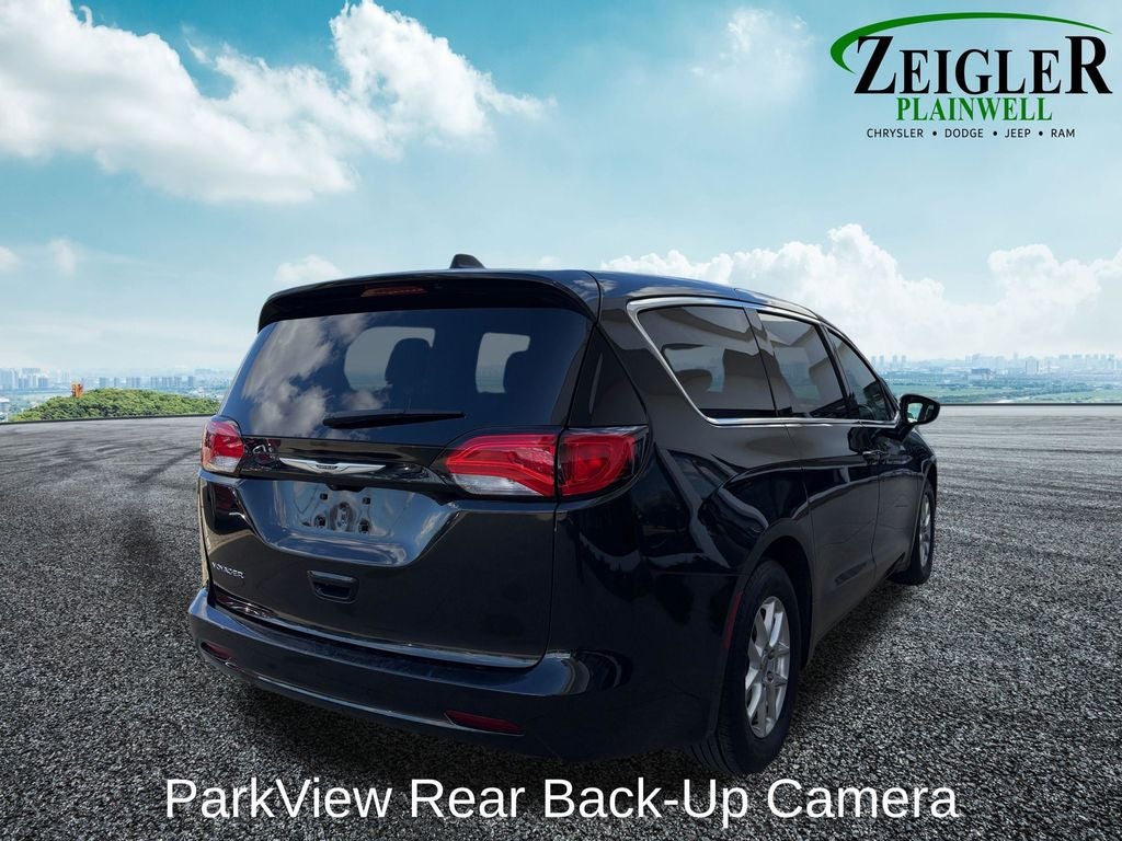 2022 Chrysler Voyager LX