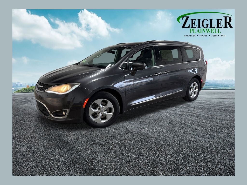 2017 Chrysler Pacifica Touring L Plus