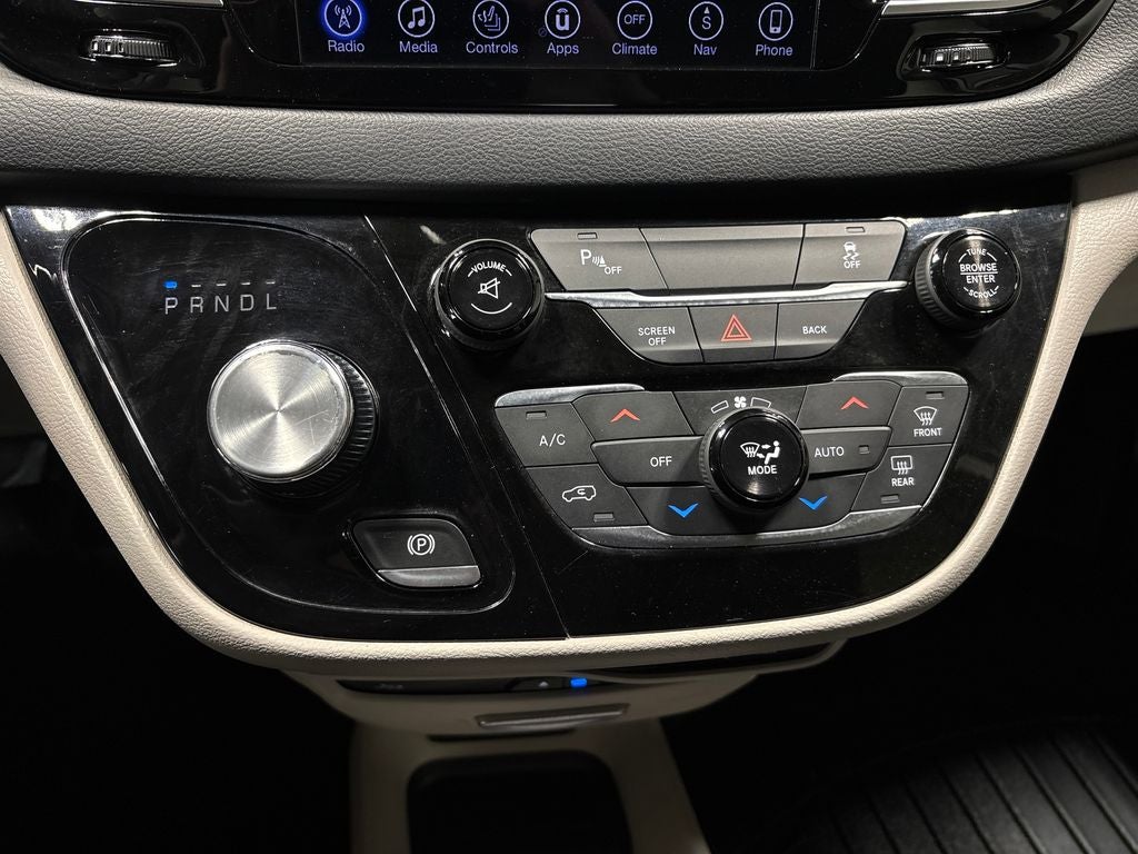 2017 Chrysler Pacifica Touring L Plus