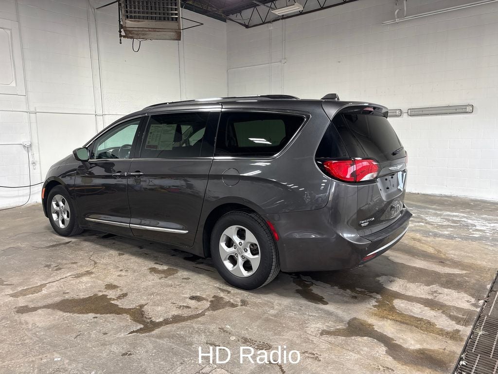 2017 Chrysler Pacifica Touring L Plus