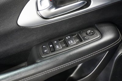 2023 Chrysler Pacifica Touring Apple CarPlay/Android Auto