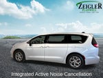2024 Chrysler Pacifica Limited Power moonroof
