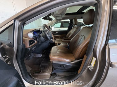 2018 Chrysler Pacifica Limited Advanced SafetyTec Group